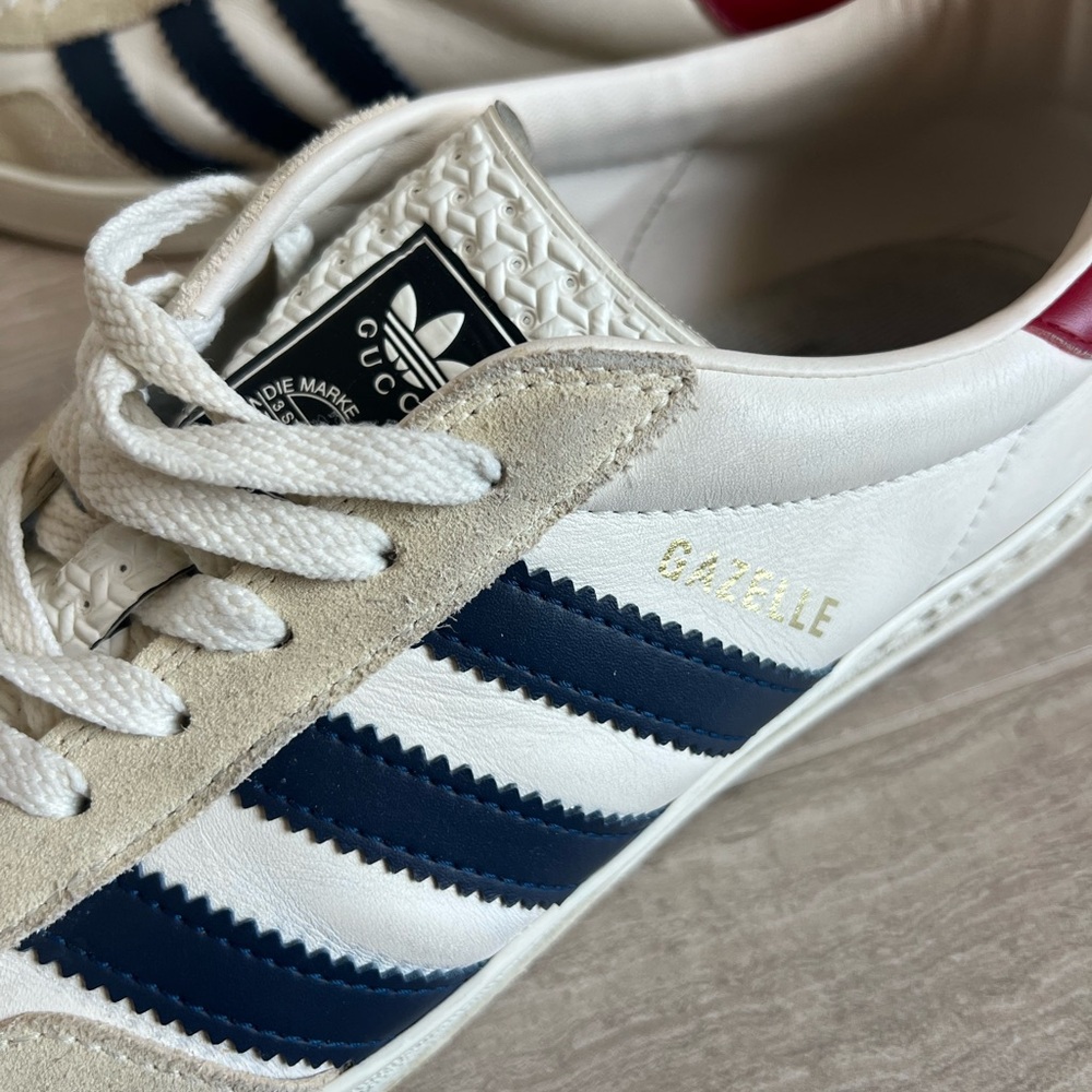 Gucci Gazelle White Sneakers with Blue Stripes - Picture 8 of 8